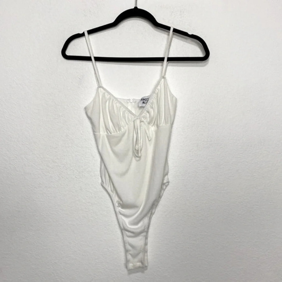 Princess Polly Cara White Waffle Knit Tie Front Bodysuit Size 8 - Picture 2 of 12